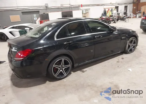 2016 Mercedes-Benz C 300 4Matic z USA, uszkodzony, nr VIN 55SWF4KB5GU108798